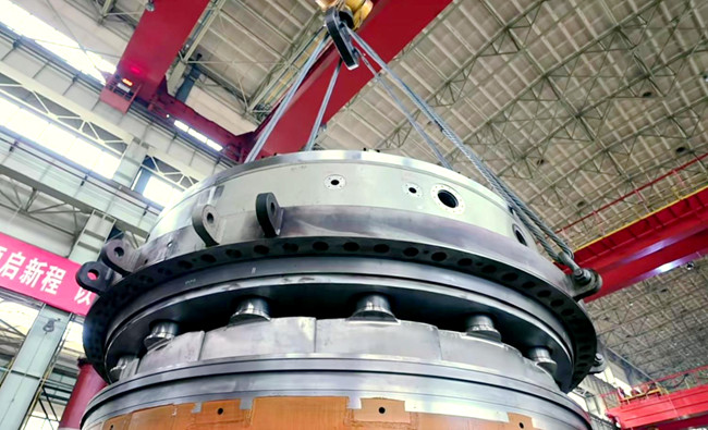 水轮机装配现场。受访者供图 水轮机装配现场。受访者供图